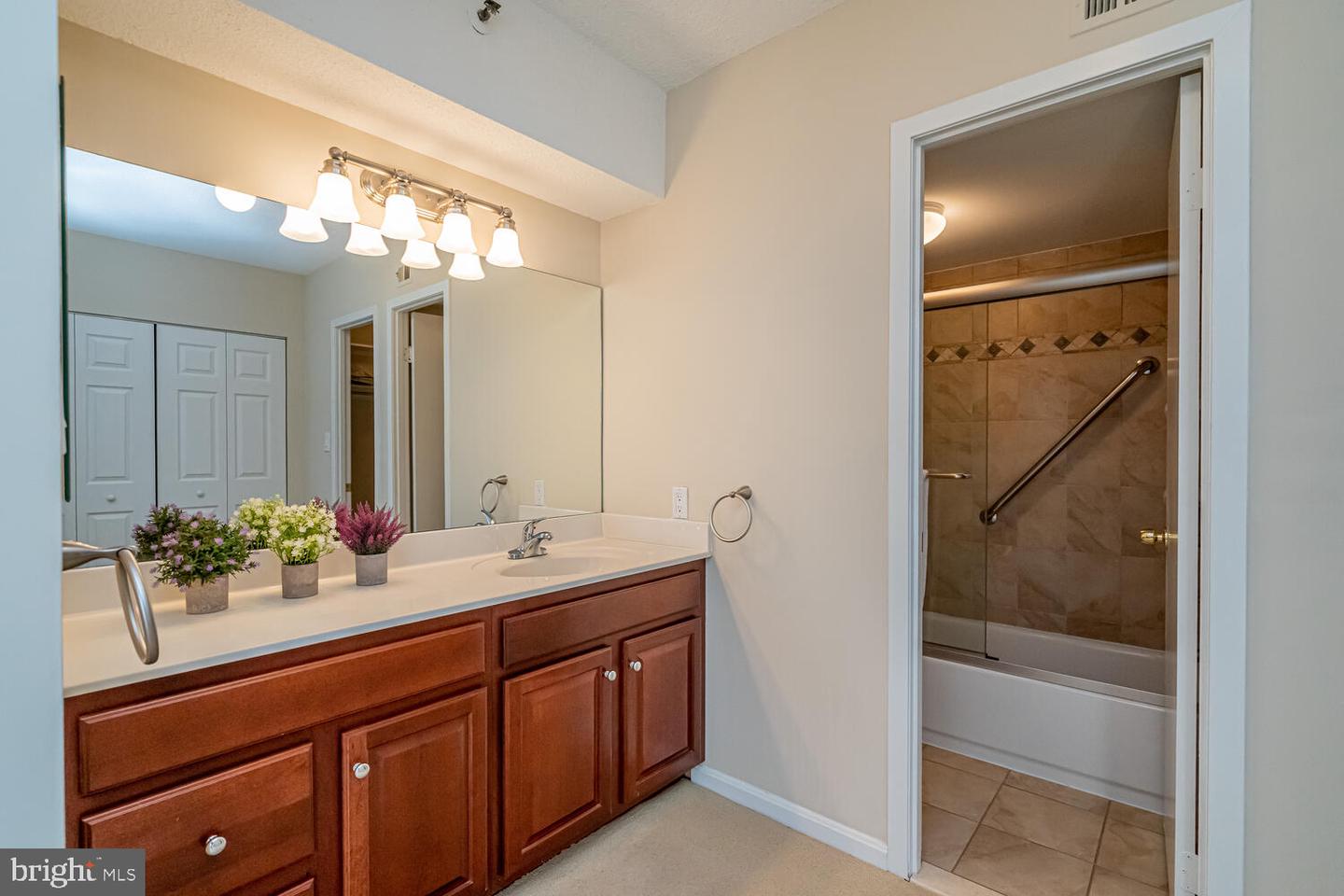 3713 S GEORGE MASON DR #305, FALLS CHURCH, Virginia 22041, 3 Bedrooms Bedrooms, ,2 BathroomsBathrooms,Residential,For sale,3713 S GEORGE MASON DR #305,VAFX2293080 MLS # VAFX2293080