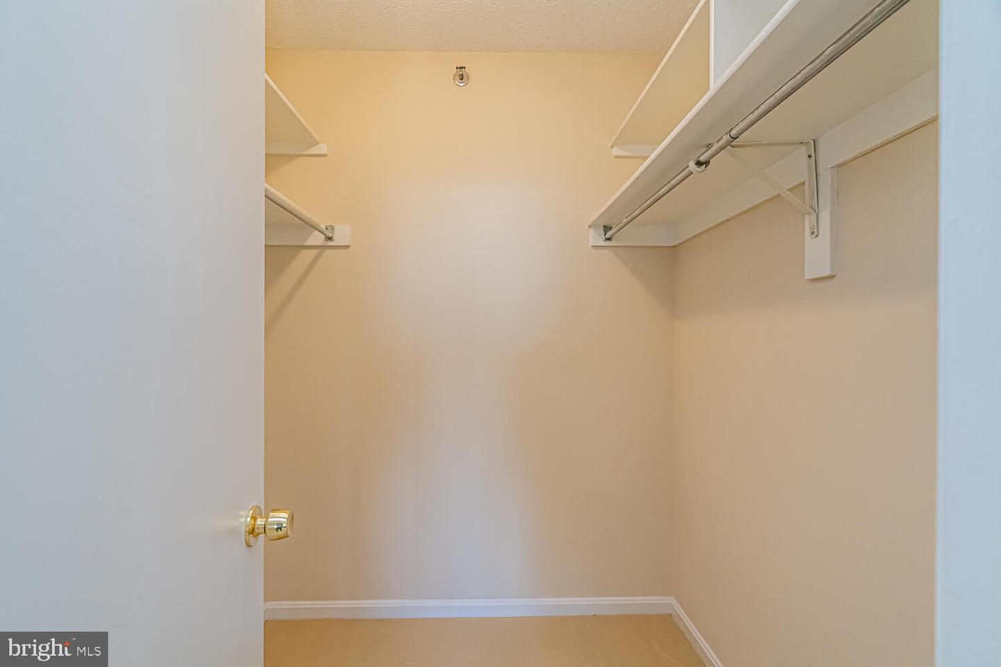 3713 S GEORGE MASON DR #305, FALLS CHURCH, Virginia 22041, 3 Bedrooms Bedrooms, ,2 BathroomsBathrooms,Residential,For sale,3713 S GEORGE MASON DR #305,VAFX2293080 MLS # VAFX2293080