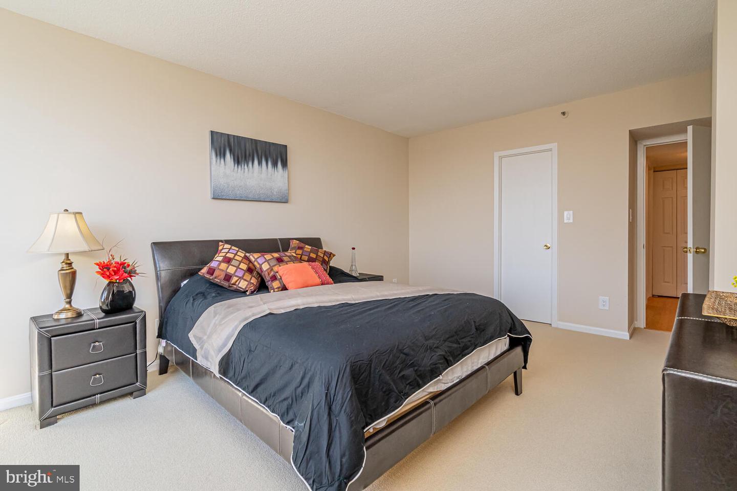 3713 S GEORGE MASON DR #305, FALLS CHURCH, Virginia 22041, 3 Bedrooms Bedrooms, ,2 BathroomsBathrooms,Residential,For sale,3713 S GEORGE MASON DR #305,VAFX2293080 MLS # VAFX2293080