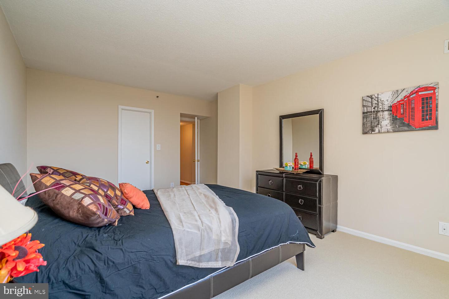 3713 S GEORGE MASON DR #305, FALLS CHURCH, Virginia 22041, 3 Bedrooms Bedrooms, ,2 BathroomsBathrooms,Residential,For sale,3713 S GEORGE MASON DR #305,VAFX2293080 MLS # VAFX2293080