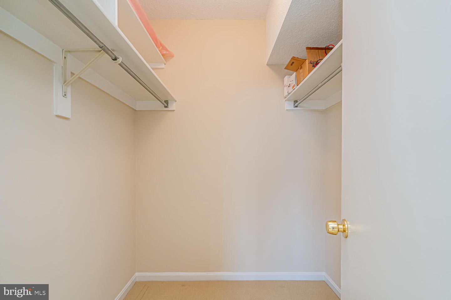 3713 S GEORGE MASON DR #305, FALLS CHURCH, Virginia 22041, 3 Bedrooms Bedrooms, ,2 BathroomsBathrooms,Residential,For sale,3713 S GEORGE MASON DR #305,VAFX2293080 MLS # VAFX2293080