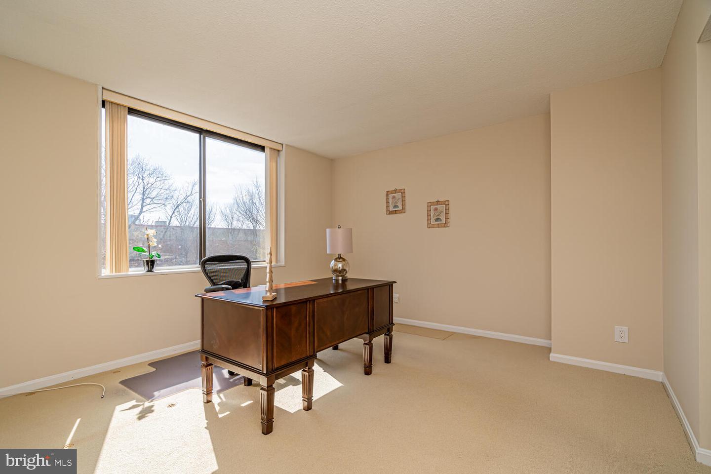 3713 S GEORGE MASON DR #305, FALLS CHURCH, Virginia 22041, 3 Bedrooms Bedrooms, ,2 BathroomsBathrooms,Residential,For sale,3713 S GEORGE MASON DR #305,VAFX2293080 MLS # VAFX2293080