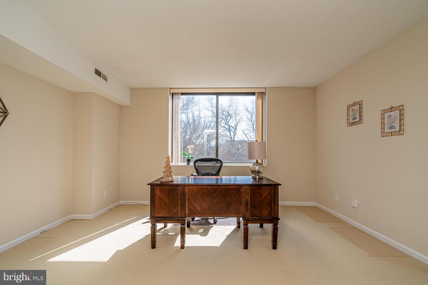 3713 S GEORGE MASON DR #305, FALLS CHURCH, Virginia 22041, 3 Bedrooms Bedrooms, ,2 BathroomsBathrooms,Residential,For sale,3713 S GEORGE MASON DR #305,VAFX2293080 MLS # VAFX2293080