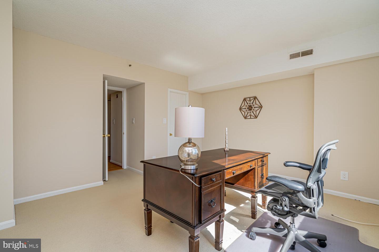 3713 S GEORGE MASON DR #305, FALLS CHURCH, Virginia 22041, 3 Bedrooms Bedrooms, ,2 BathroomsBathrooms,Residential,For sale,3713 S GEORGE MASON DR #305,VAFX2293080 MLS # VAFX2293080