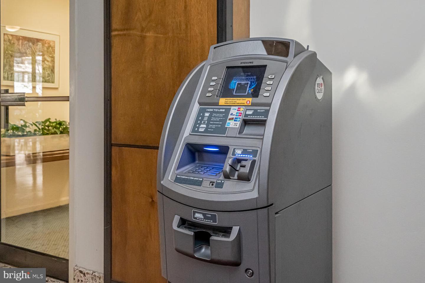 3713 S GEORGE MASON DR #305, FALLS CHURCH, Virginia 22041, 3 Bedrooms Bedrooms, ,2 BathroomsBathrooms,Residential,For sale,3713 S GEORGE MASON DR #305,VAFX2293080 MLS # VAFX2293080