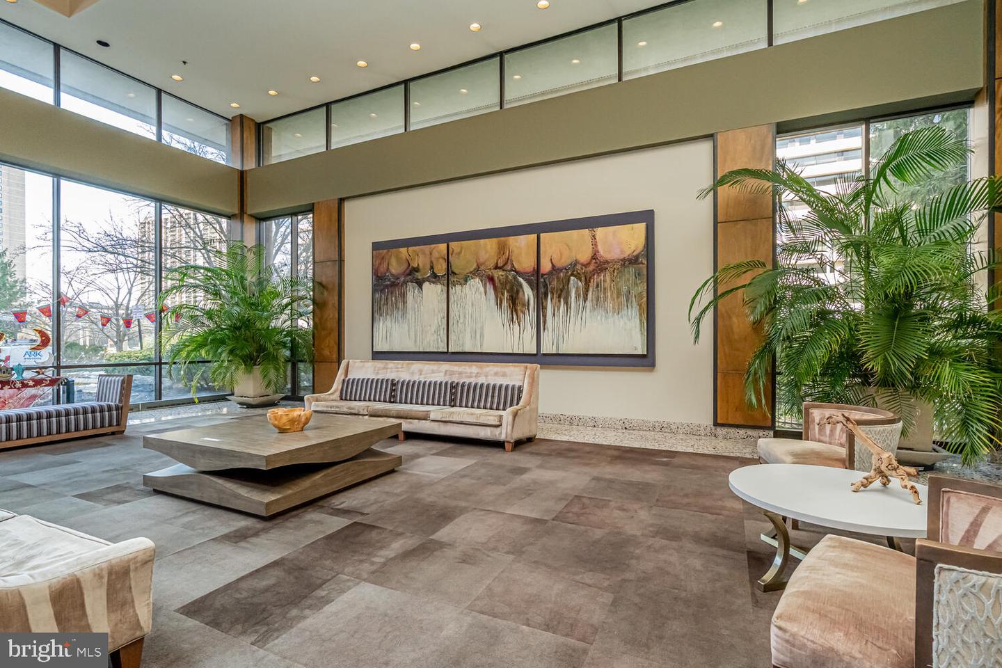 3713 S GEORGE MASON DR #305, FALLS CHURCH, Virginia 22041, 3 Bedrooms Bedrooms, ,2 BathroomsBathrooms,Residential,For sale,3713 S GEORGE MASON DR #305,VAFX2293080 MLS # VAFX2293080