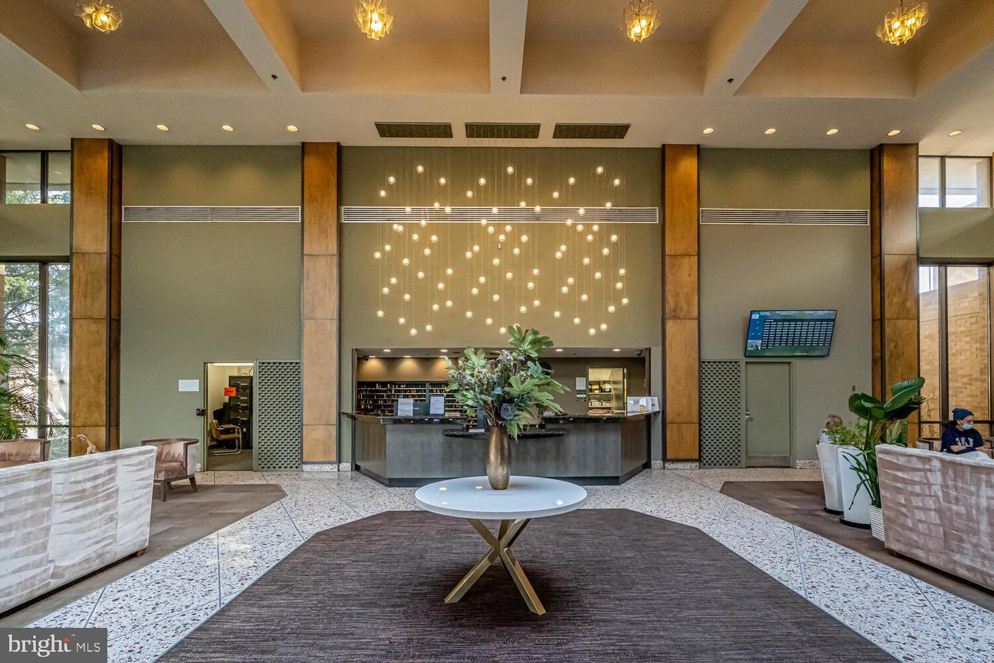 3713 S GEORGE MASON DR #305, FALLS CHURCH, Virginia 22041, 3 Bedrooms Bedrooms, ,2 BathroomsBathrooms,Residential,For sale,3713 S GEORGE MASON DR #305,VAFX2293080 MLS # VAFX2293080