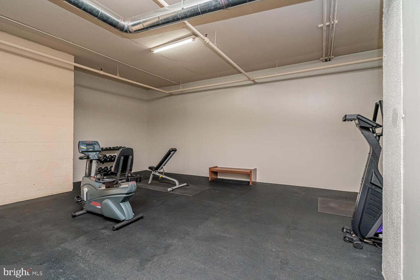 3713 S GEORGE MASON DR #305, FALLS CHURCH, Virginia 22041, 3 Bedrooms Bedrooms, ,2 BathroomsBathrooms,Residential,For sale,3713 S GEORGE MASON DR #305,VAFX2293080 MLS # VAFX2293080