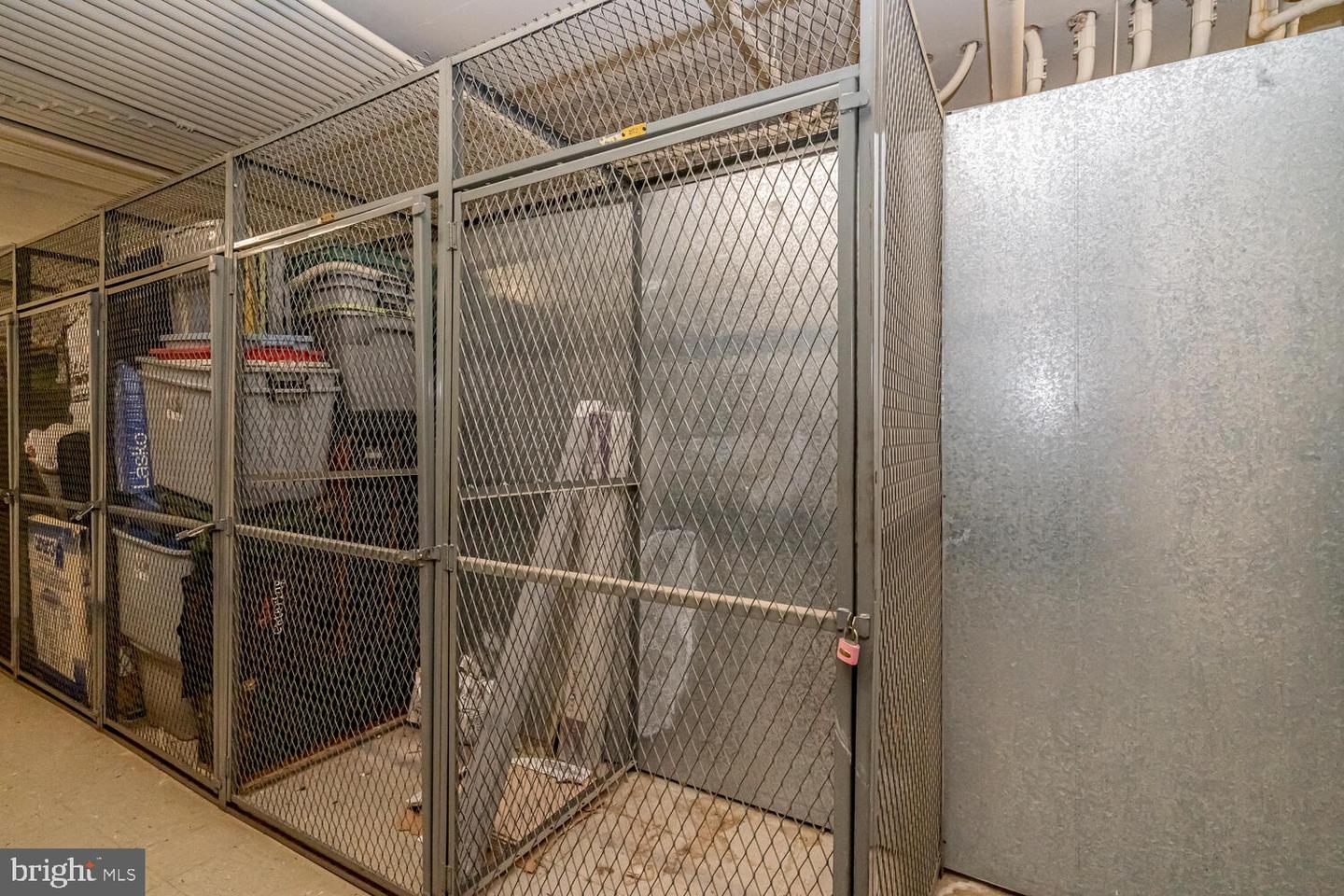 3713 S GEORGE MASON DR #305, FALLS CHURCH, Virginia 22041, 3 Bedrooms Bedrooms, ,2 BathroomsBathrooms,Residential,For sale,3713 S GEORGE MASON DR #305,VAFX2293080 MLS # VAFX2293080