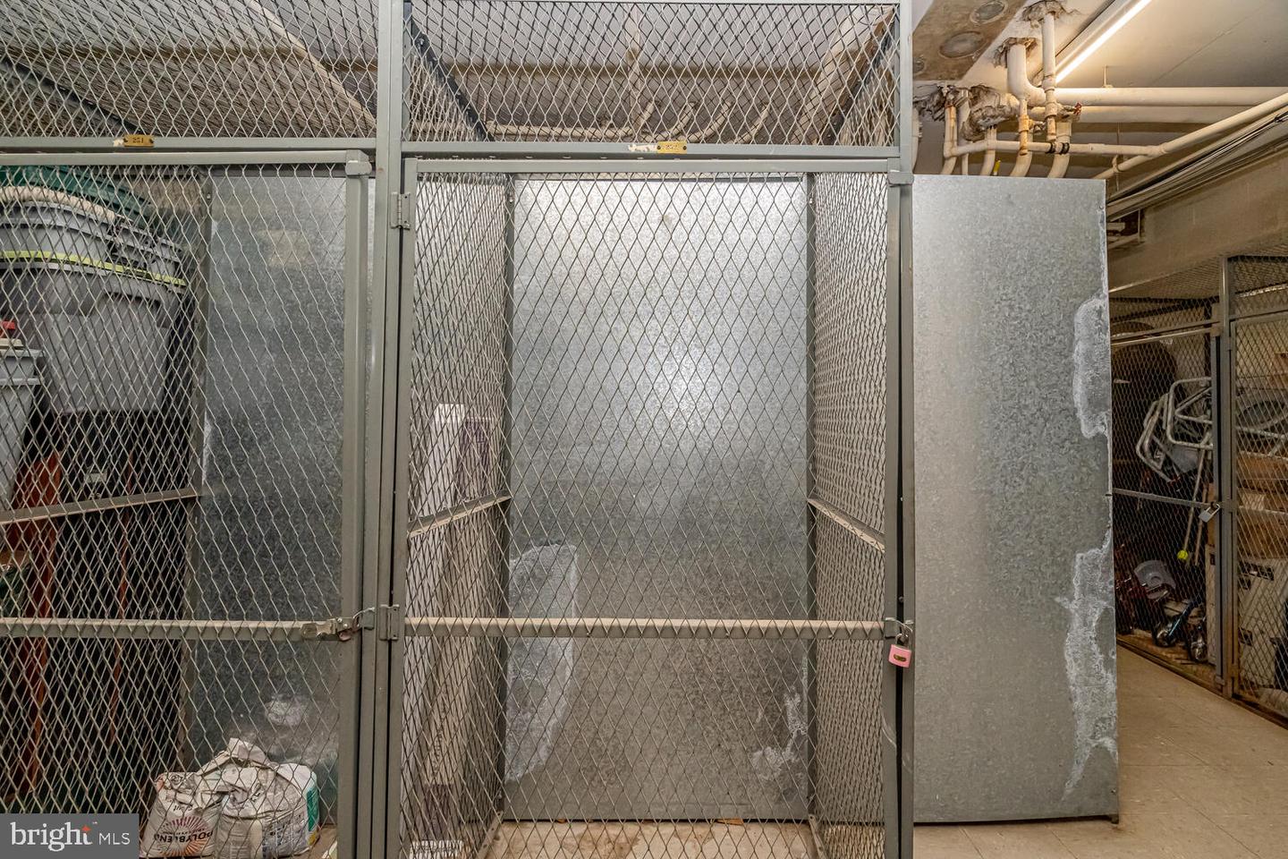 3713 S GEORGE MASON DR #305, FALLS CHURCH, Virginia 22041, 3 Bedrooms Bedrooms, ,2 BathroomsBathrooms,Residential,For sale,3713 S GEORGE MASON DR #305,VAFX2293080 MLS # VAFX2293080