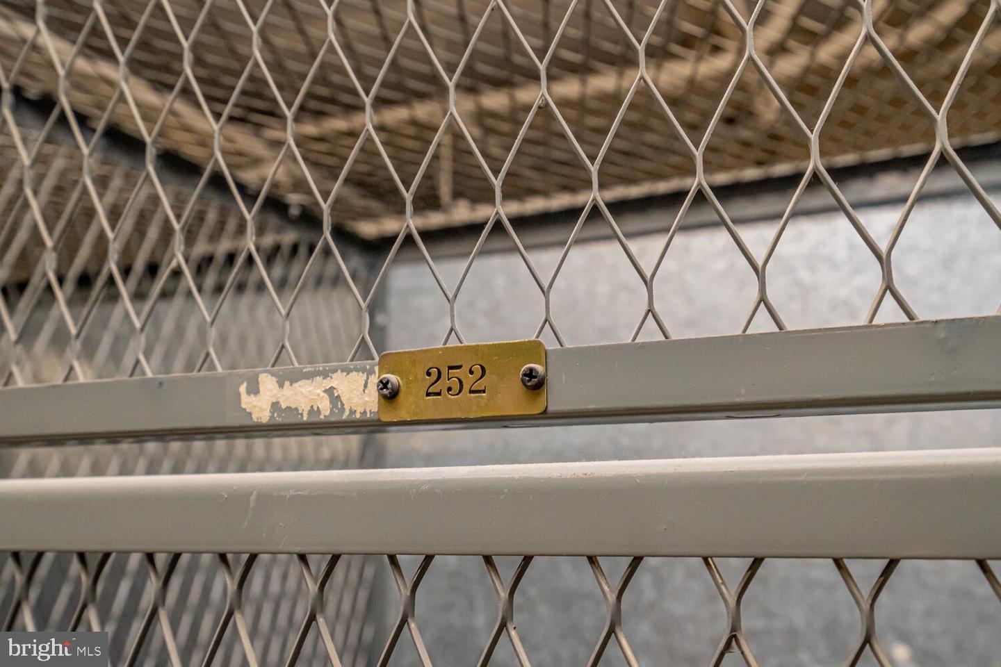 3713 S GEORGE MASON DR #305, FALLS CHURCH, Virginia 22041, 3 Bedrooms Bedrooms, ,2 BathroomsBathrooms,Residential,For sale,3713 S GEORGE MASON DR #305,VAFX2293080 MLS # VAFX2293080