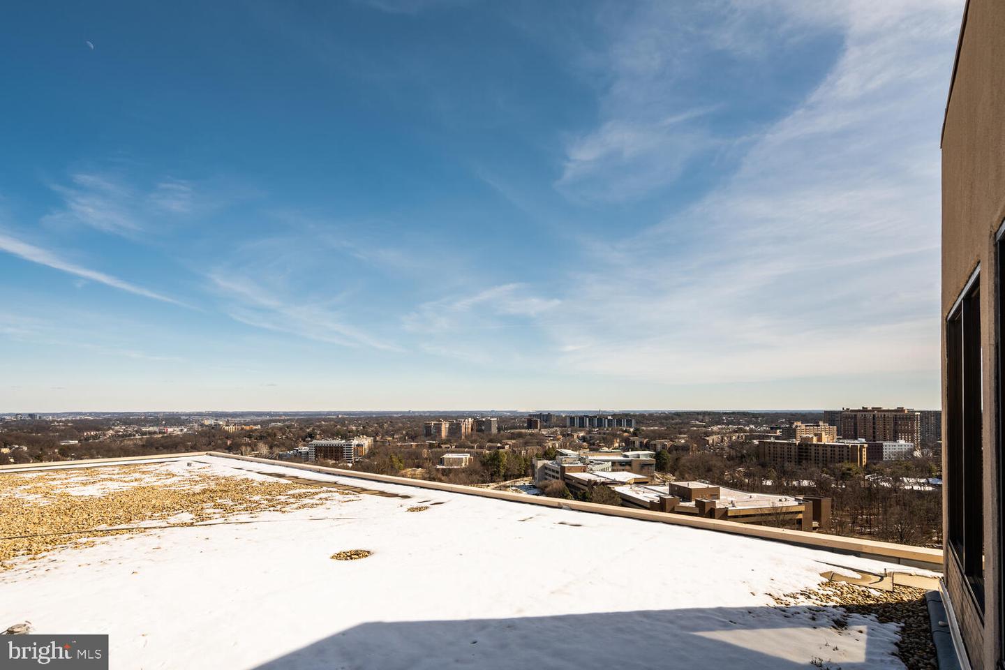 3713 S GEORGE MASON DR #305, FALLS CHURCH, Virginia 22041, 3 Bedrooms Bedrooms, ,2 BathroomsBathrooms,Residential,For sale,3713 S GEORGE MASON DR #305,VAFX2293080 MLS # VAFX2293080