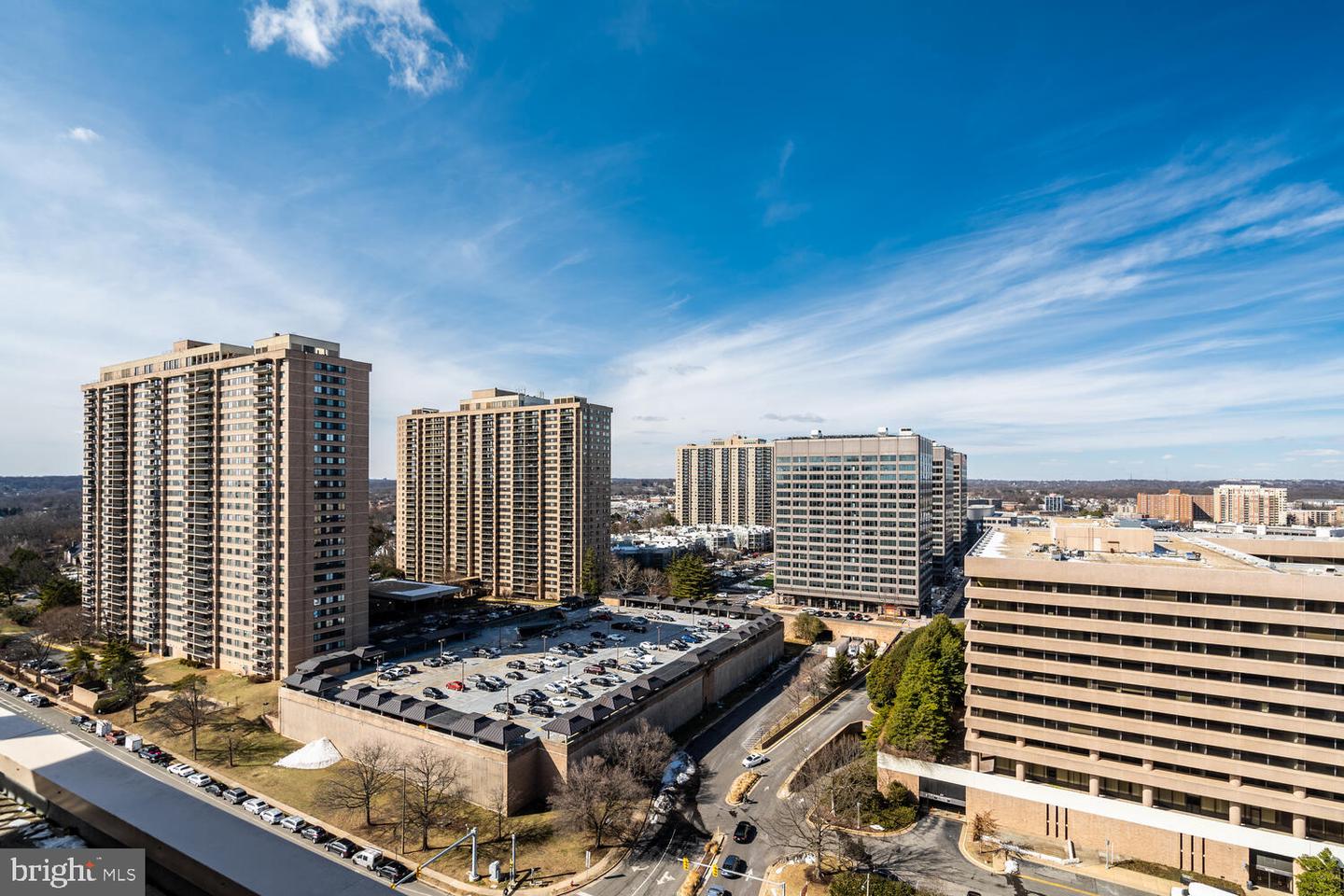 3713 S GEORGE MASON DR #305, FALLS CHURCH, Virginia 22041, 3 Bedrooms Bedrooms, ,2 BathroomsBathrooms,Residential,For sale,3713 S GEORGE MASON DR #305,VAFX2293080 MLS # VAFX2293080