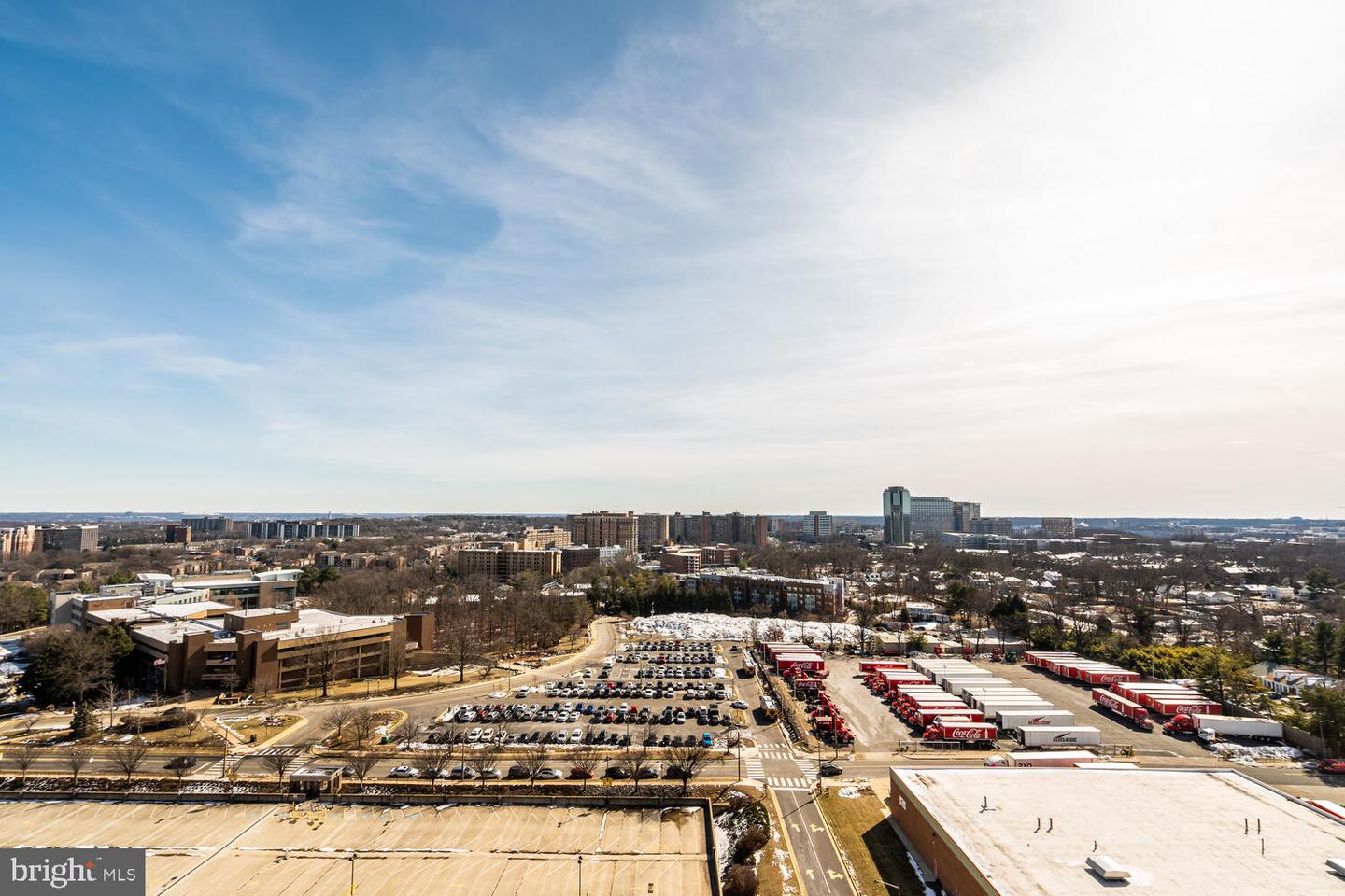 3713 S GEORGE MASON DR #305, FALLS CHURCH, Virginia 22041, 3 Bedrooms Bedrooms, ,2 BathroomsBathrooms,Residential,For sale,3713 S GEORGE MASON DR #305,VAFX2293080 MLS # VAFX2293080