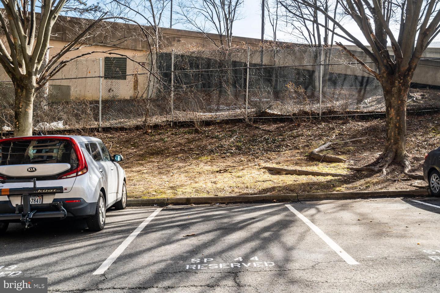 3713 S GEORGE MASON DR #305, FALLS CHURCH, Virginia 22041, 3 Bedrooms Bedrooms, ,2 BathroomsBathrooms,Residential,For sale,3713 S GEORGE MASON DR #305,VAFX2293080 MLS # VAFX2293080