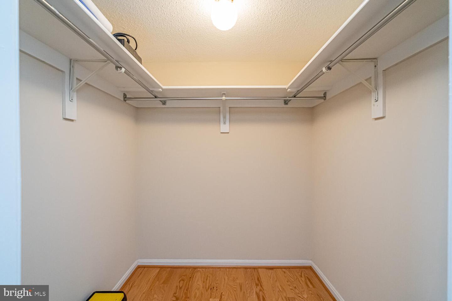 3713 S GEORGE MASON DR #305, FALLS CHURCH, Virginia 22041, 3 Bedrooms Bedrooms, ,2 BathroomsBathrooms,Residential,For sale,3713 S GEORGE MASON DR #305,VAFX2293080 MLS # VAFX2293080