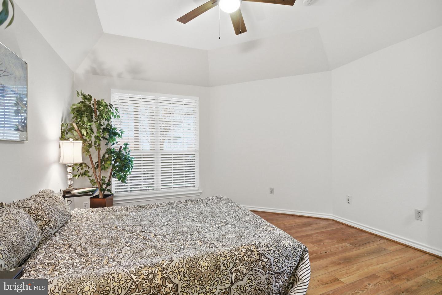 12155 PENDERVIEW TER #804, FAIRFAX, Virginia 22033, 2 Bedrooms Bedrooms, 4 Rooms Rooms,Residential,For sale,12155 PENDERVIEW TER #804,VAFX2293082 MLS # VAFX2293082