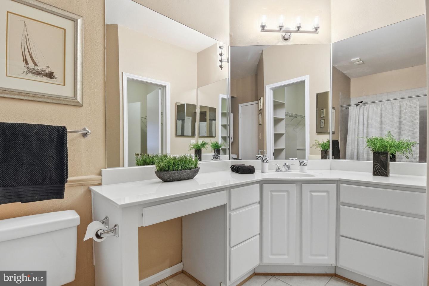 12155 PENDERVIEW TER #804, FAIRFAX, Virginia 22033, 2 Bedrooms Bedrooms, 4 Rooms Rooms,Residential,For sale,12155 PENDERVIEW TER #804,VAFX2293082 MLS # VAFX2293082