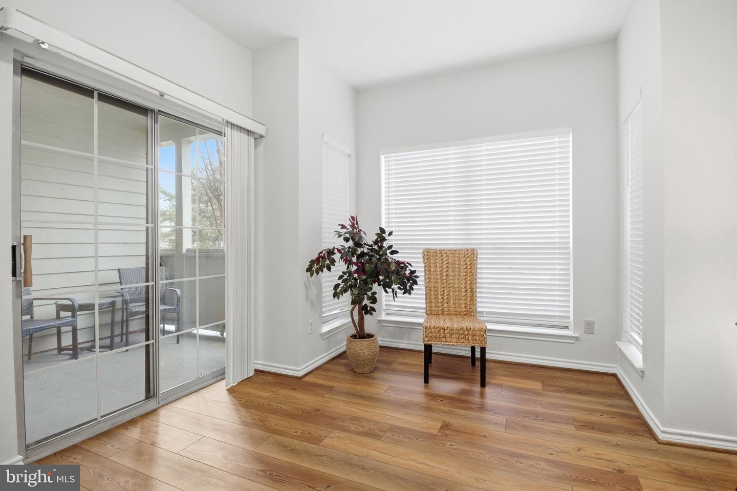 12155 PENDERVIEW TER #804, FAIRFAX, Virginia 22033, 2 Bedrooms Bedrooms, 4 Rooms Rooms,Residential,For sale,12155 PENDERVIEW TER #804,VAFX2293082 MLS # VAFX2293082