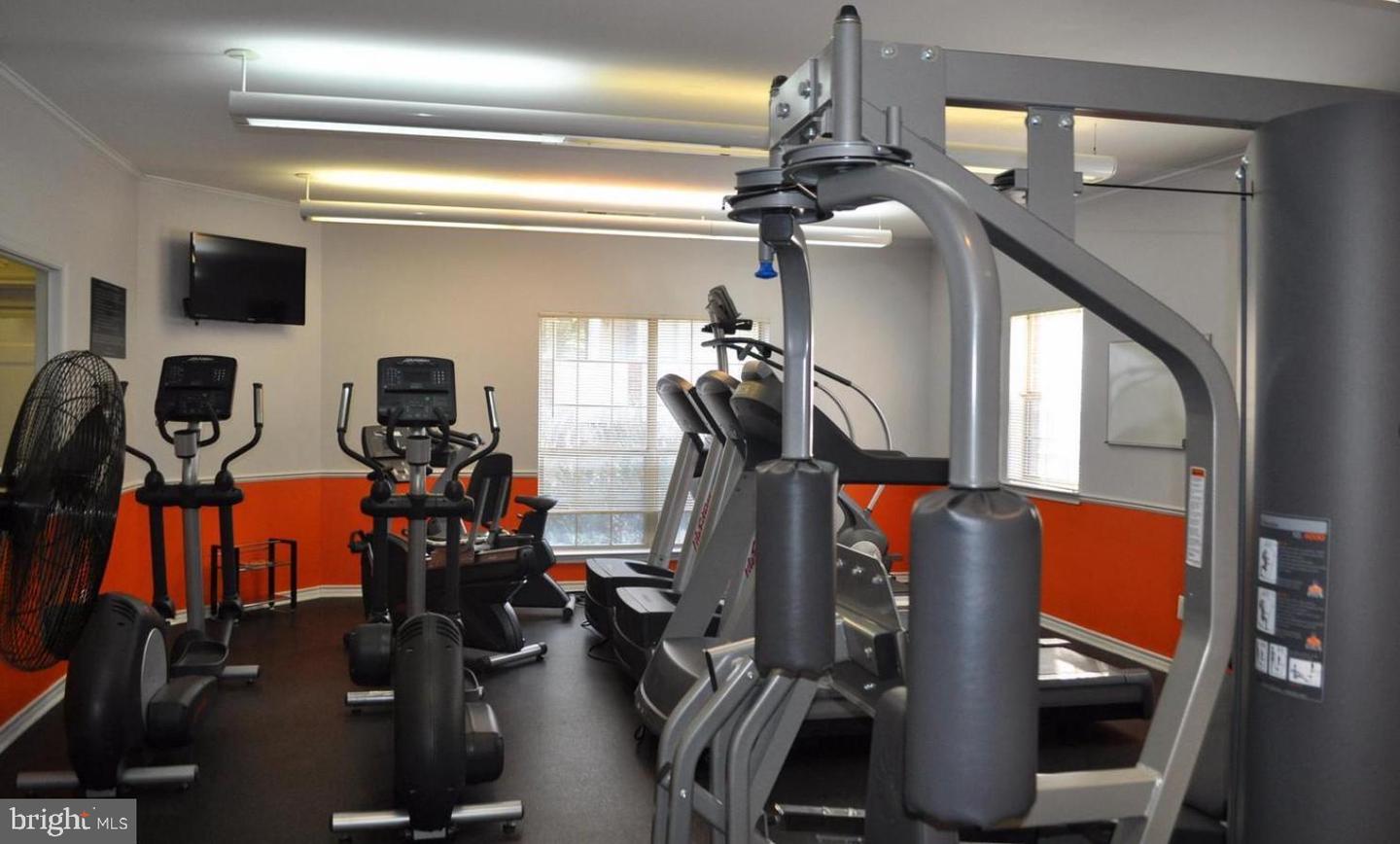 12155 PENDERVIEW TER #804, FAIRFAX, Virginia 22033, 2 Bedrooms Bedrooms, 4 Rooms Rooms,Residential,For sale,12155 PENDERVIEW TER #804,VAFX2293082 MLS # VAFX2293082