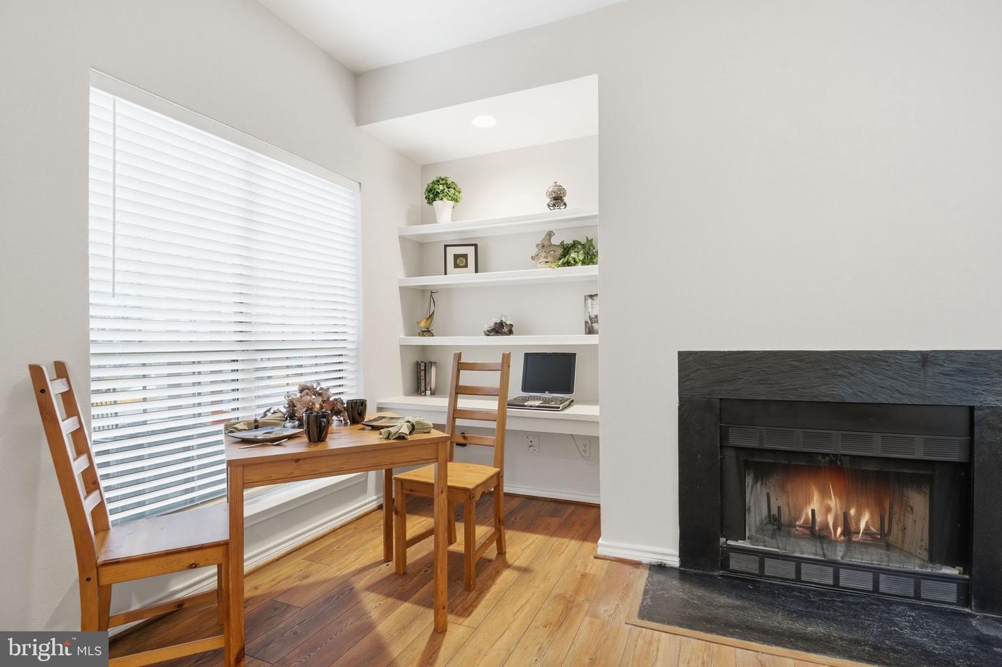 12155 PENDERVIEW TER #804, FAIRFAX, Virginia 22033, 2 Bedrooms Bedrooms, 4 Rooms Rooms,Residential,For sale,12155 PENDERVIEW TER #804,VAFX2293082 MLS # VAFX2293082