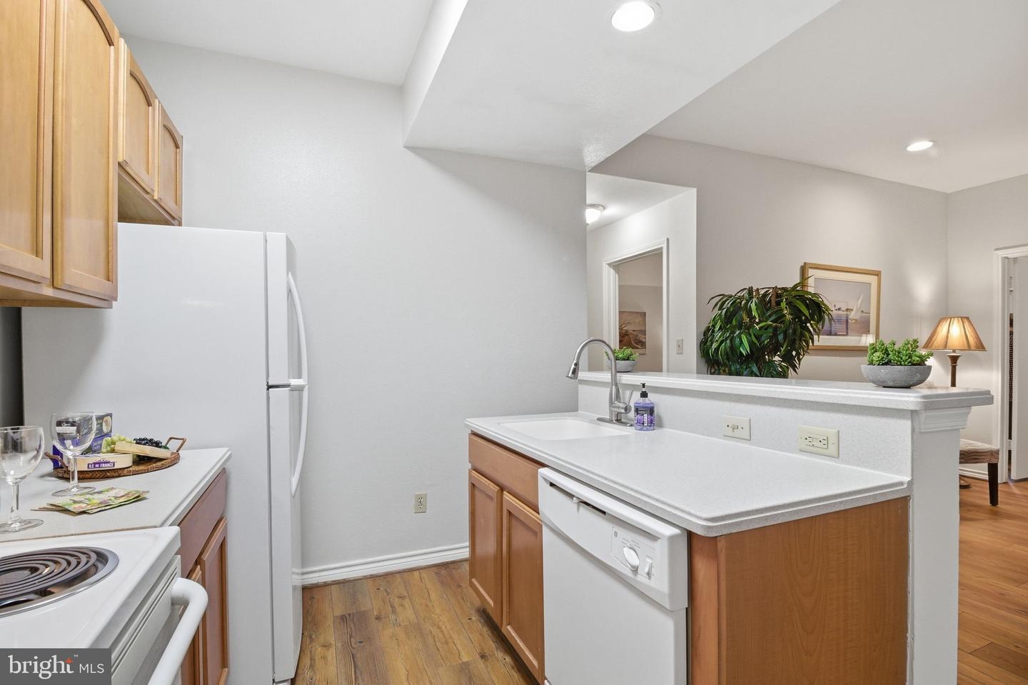 12155 PENDERVIEW TER #804, FAIRFAX, Virginia 22033, 2 Bedrooms Bedrooms, 4 Rooms Rooms,Residential,For sale,12155 PENDERVIEW TER #804,VAFX2293082 MLS # VAFX2293082