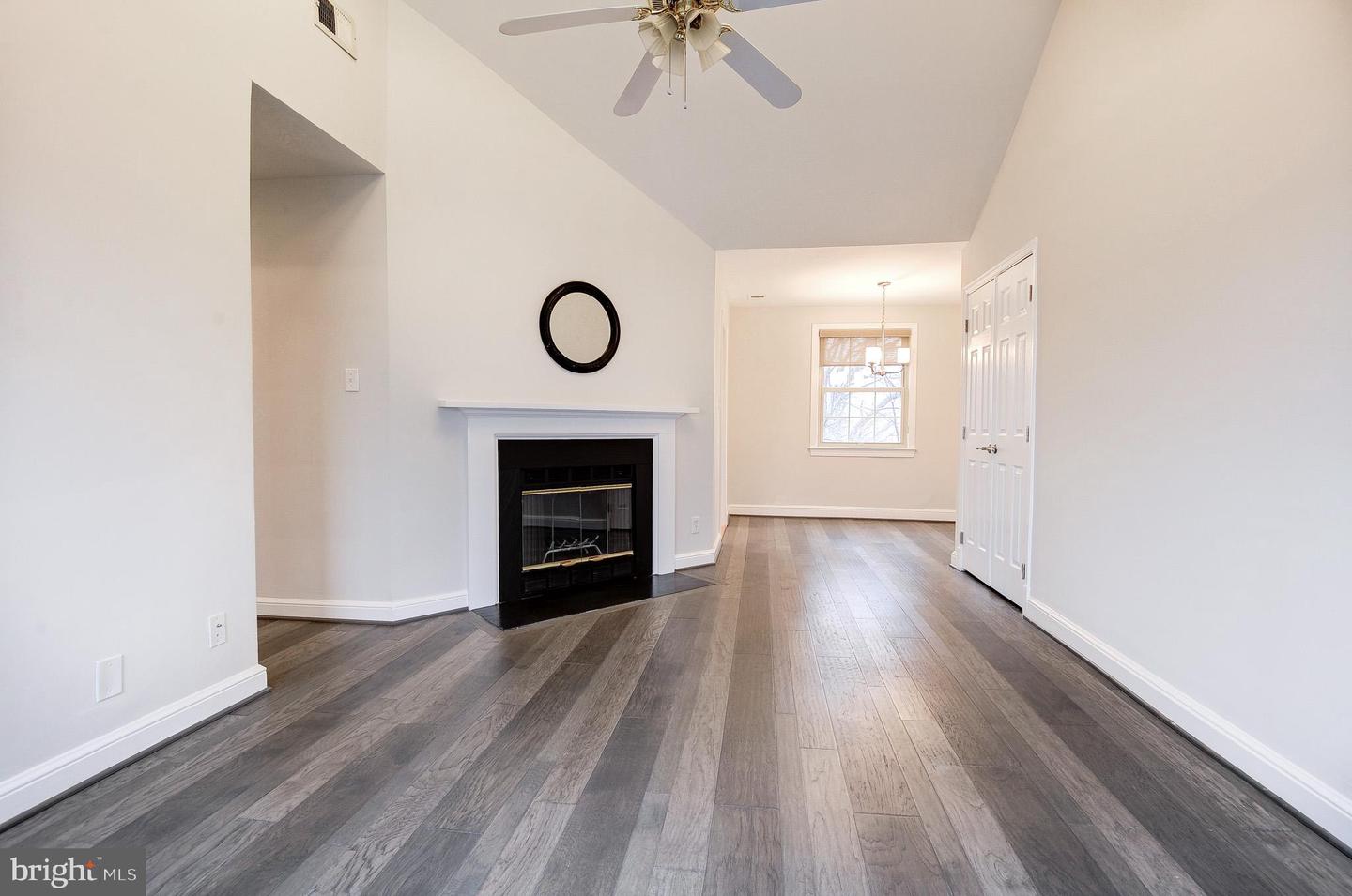 2509 ARLINGTON BLVD #301, ARLINGTON, Virginia 22201, 2 Bedrooms Bedrooms, ,1 BathroomBathrooms,Residential,For sale,2509 ARLINGTON BLVD #301,VAAR2069374 MLS # VAAR2069374