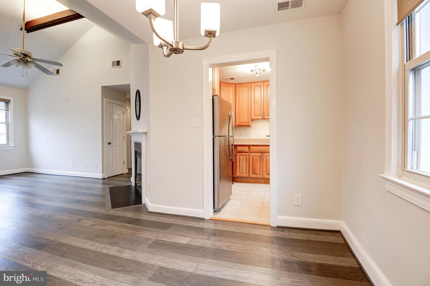 2509 ARLINGTON BLVD #301, ARLINGTON, Virginia 22201, 2 Bedrooms Bedrooms, ,1 BathroomBathrooms,Residential,For sale,2509 ARLINGTON BLVD #301,VAAR2069374 MLS # VAAR2069374