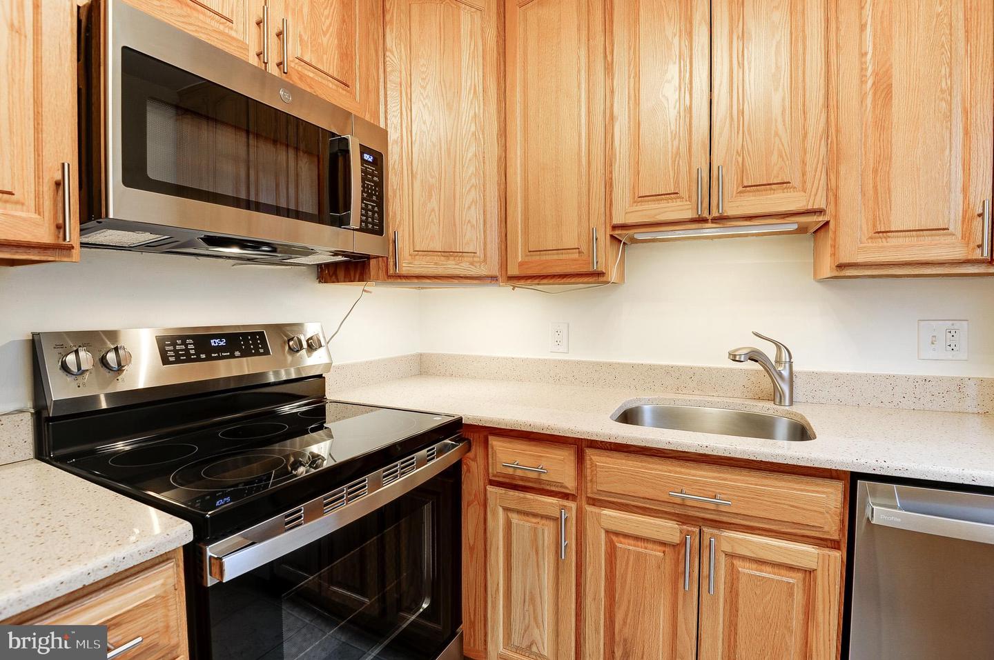 2509 ARLINGTON BLVD #301, ARLINGTON, Virginia 22201, 2 Bedrooms Bedrooms, ,1 BathroomBathrooms,Residential,For sale,2509 ARLINGTON BLVD #301,VAAR2069374 MLS # VAAR2069374