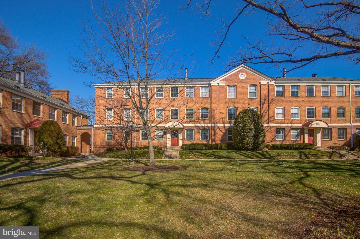 2509 ARLINGTON BLVD #301, ARLINGTON, Virginia 22201, 2 Bedrooms Bedrooms, ,1 BathroomBathrooms,Residential,For sale,2509 ARLINGTON BLVD #301,VAAR2069374 MLS # VAAR2069374