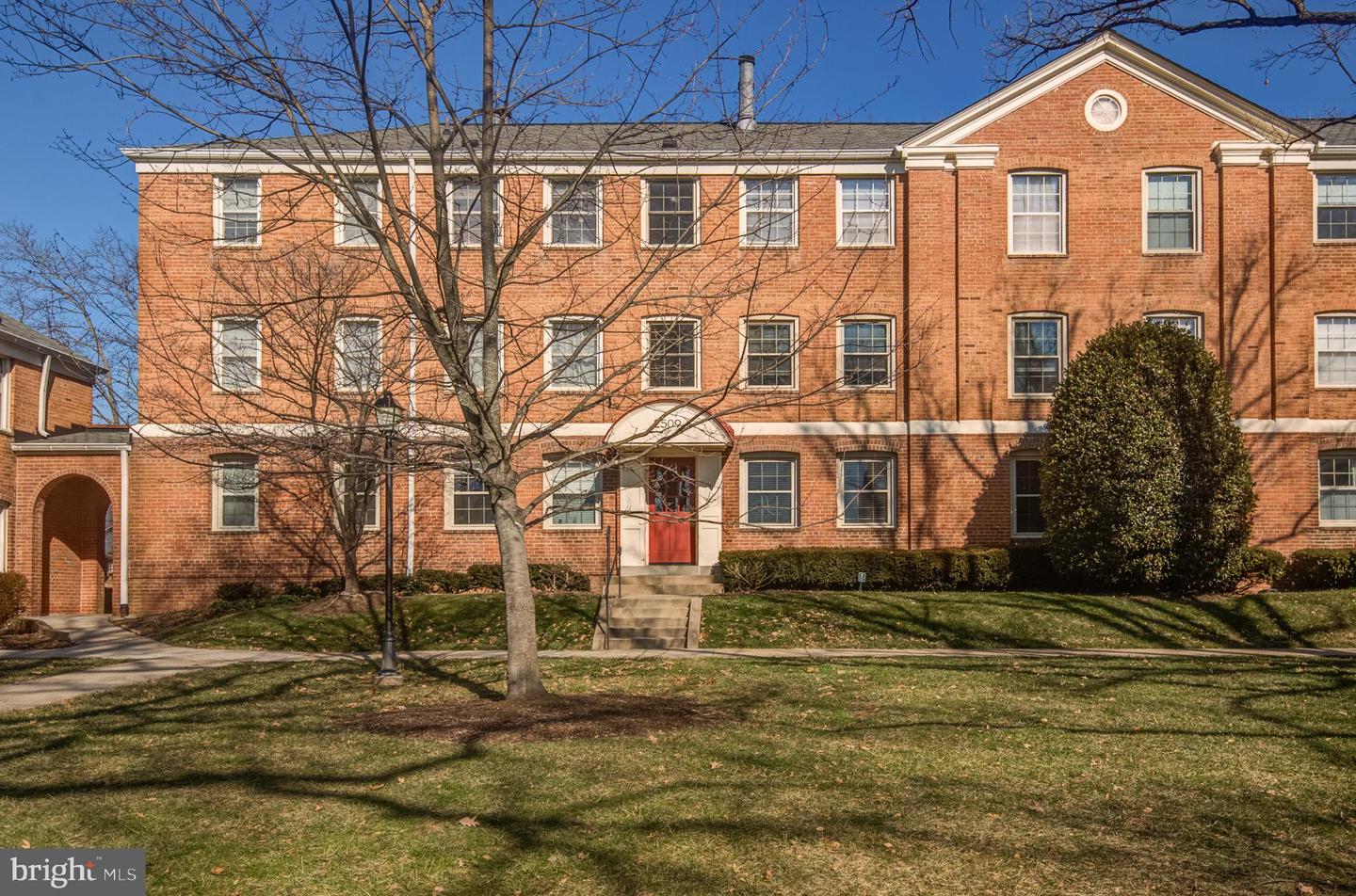 2509 ARLINGTON BLVD #301, ARLINGTON, Virginia 22201, 2 Bedrooms Bedrooms, ,1 BathroomBathrooms,Residential,For sale,2509 ARLINGTON BLVD #301,VAAR2069374 MLS # VAAR2069374