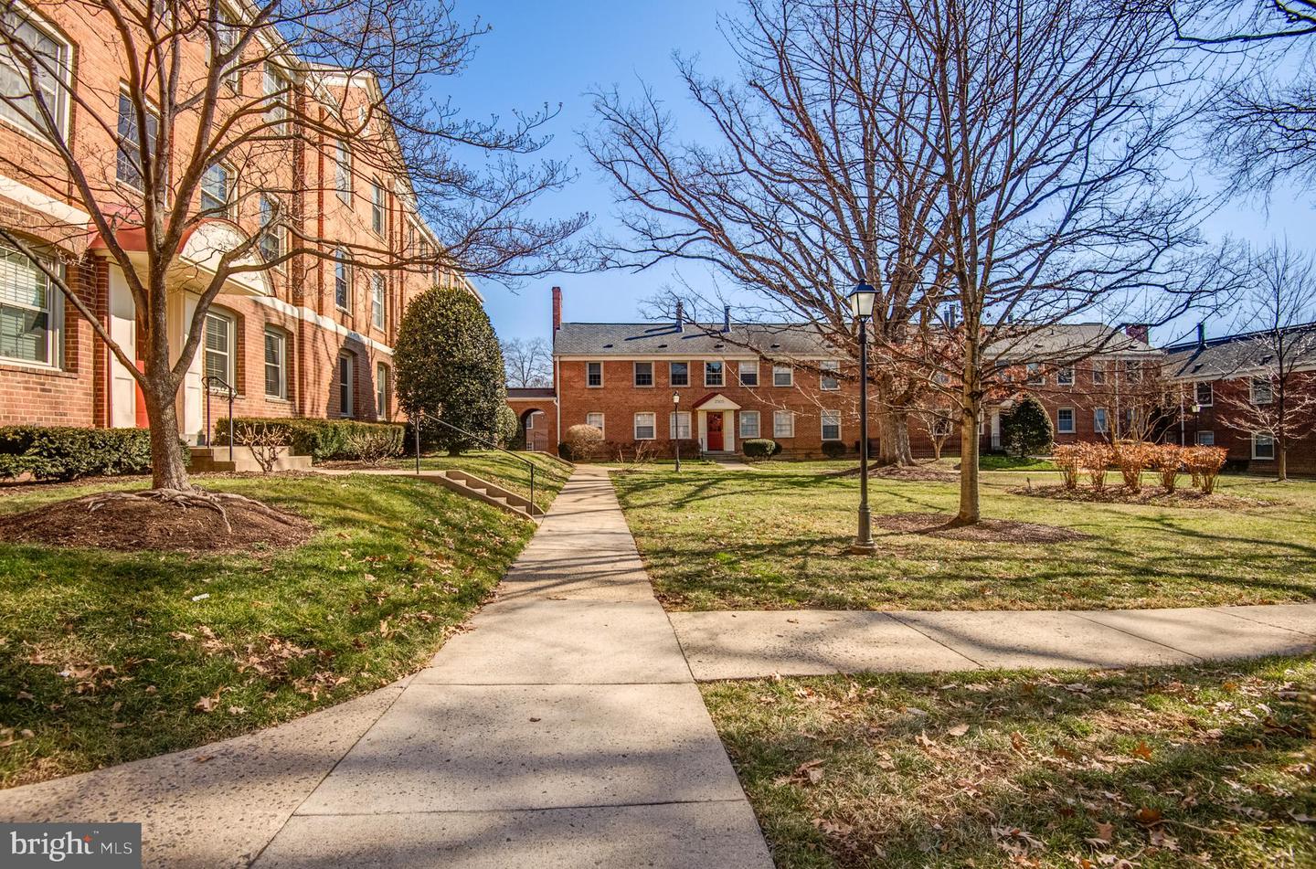 2509 ARLINGTON BLVD #301, ARLINGTON, Virginia 22201, 2 Bedrooms Bedrooms, ,1 BathroomBathrooms,Residential,For sale,2509 ARLINGTON BLVD #301,VAAR2069374 MLS # VAAR2069374