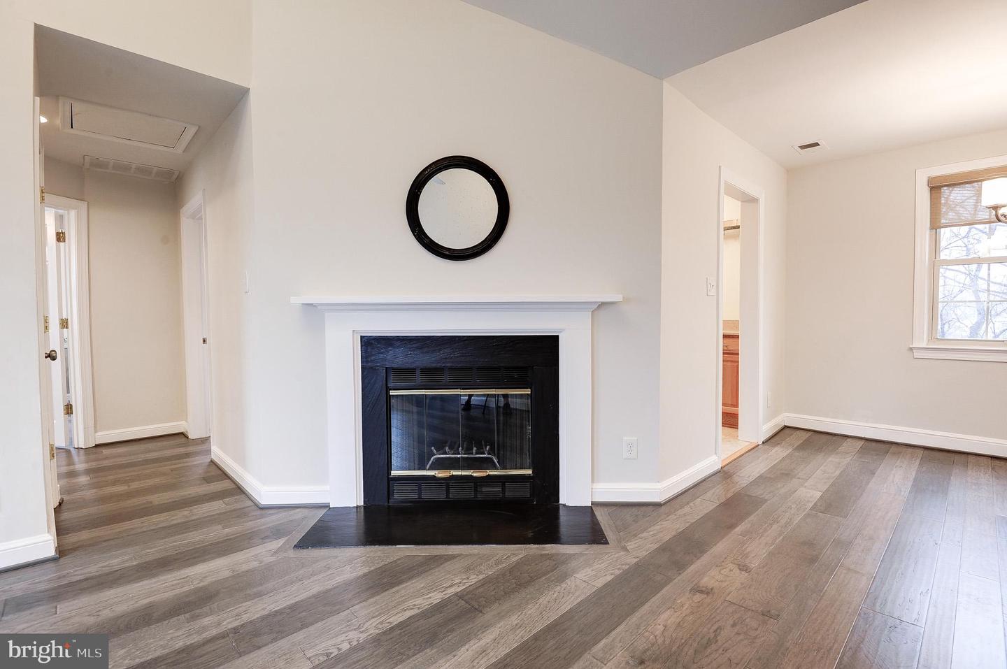 2509 ARLINGTON BLVD #301, ARLINGTON, Virginia 22201, 2 Bedrooms Bedrooms, ,1 BathroomBathrooms,Residential,For sale,2509 ARLINGTON BLVD #301,VAAR2069374 MLS # VAAR2069374