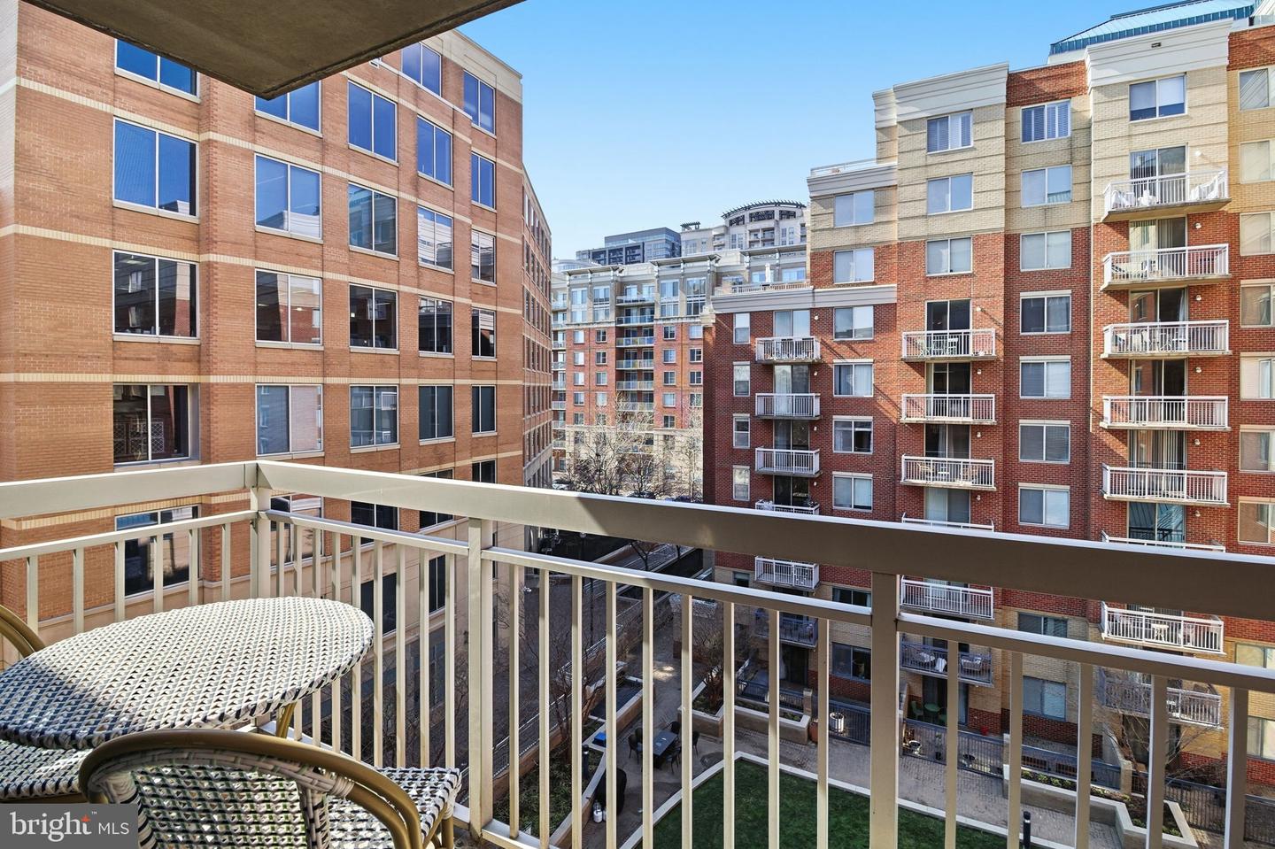 3830 9TH ST N #607E, ARLINGTON, Virginia 22203, 1 Bedroom Bedrooms, ,1 BathroomBathrooms,Residential,For sale,3830 9TH ST N #607E,VAAR2069380 MLS # VAAR2069380