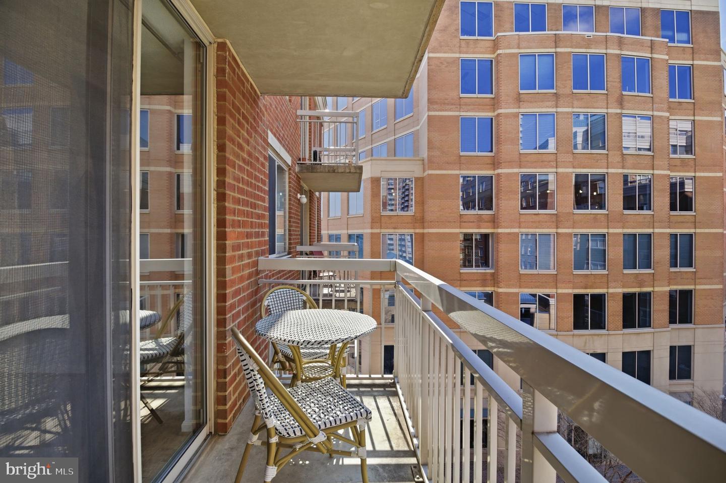 3830 9TH ST N #607E, ARLINGTON, Virginia 22203, 1 Bedroom Bedrooms, ,1 BathroomBathrooms,Residential,For sale,3830 9TH ST N #607E,VAAR2069380 MLS # VAAR2069380