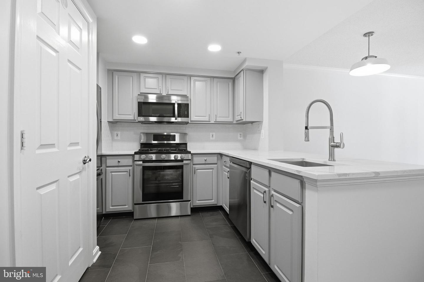 3830 9TH ST N #607E, ARLINGTON, Virginia 22203, 1 Bedroom Bedrooms, ,1 BathroomBathrooms,Residential,For sale,3830 9TH ST N #607E,VAAR2069380 MLS # VAAR2069380