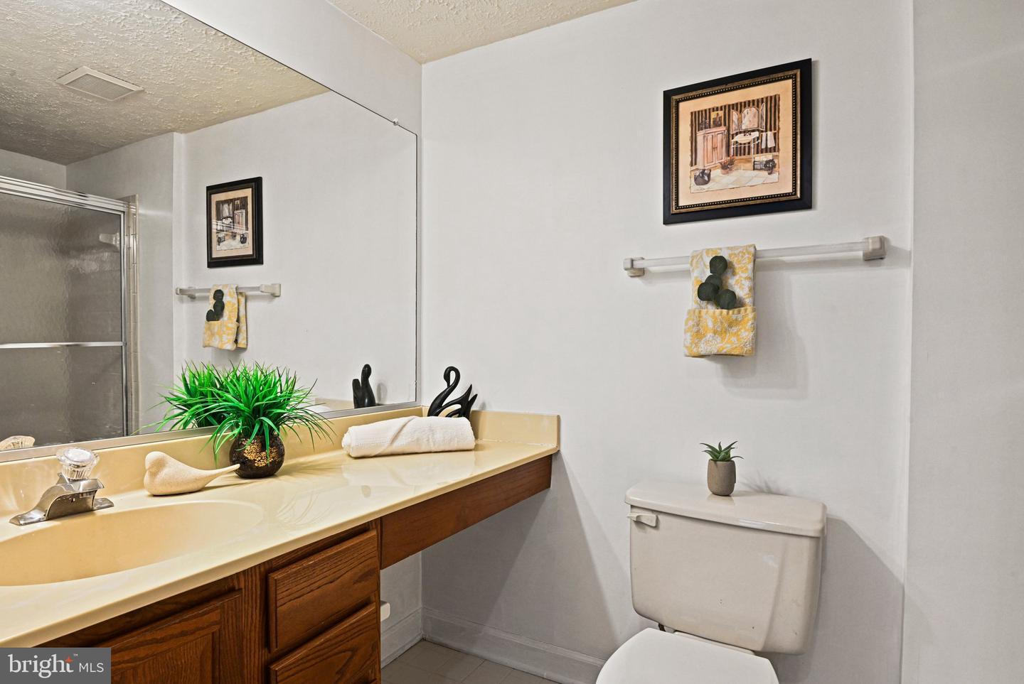 12003 RIDGE KNOLL DRIVE #9, FAIRFAX, Virginia 22033, 2 Bedrooms Bedrooms, ,2 BathroomsBathrooms,Residential,For sale,12003 RIDGE KNOLL DRIVE #9,VAFX2293110 MLS # VAFX2293110