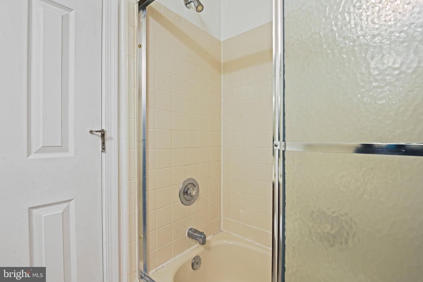 12003 RIDGE KNOLL DRIVE #9, FAIRFAX, Virginia 22033, 2 Bedrooms Bedrooms, ,2 BathroomsBathrooms,Residential,For sale,12003 RIDGE KNOLL DRIVE #9,VAFX2293110 MLS # VAFX2293110