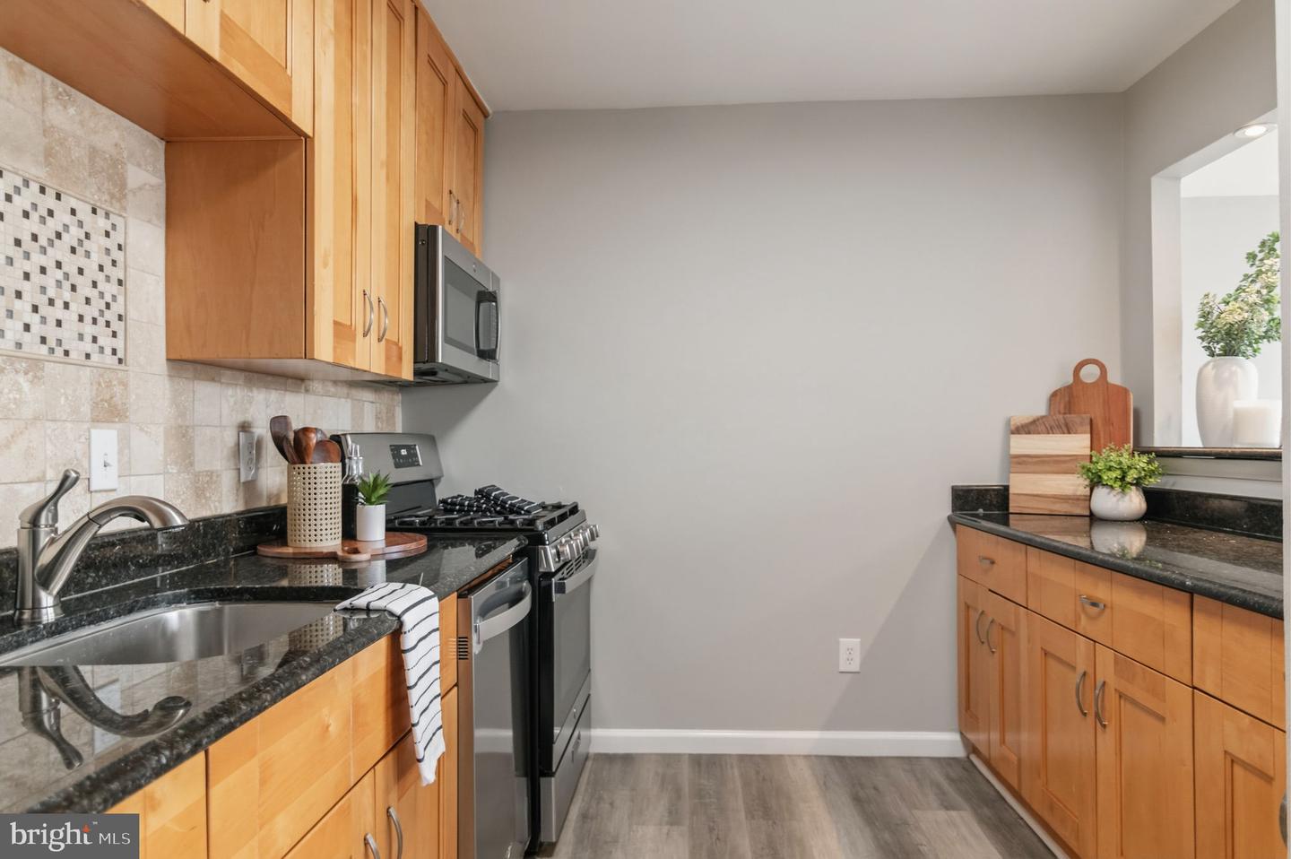 505 N ARMISTEAD ST #102, ALEXANDRIA, Virginia 22312, 2 Bedrooms Bedrooms, ,1 BathroomBathrooms,Residential,For sale,505 N ARMISTEAD ST #102,VAAX2054568 MLS # VAAX2054568