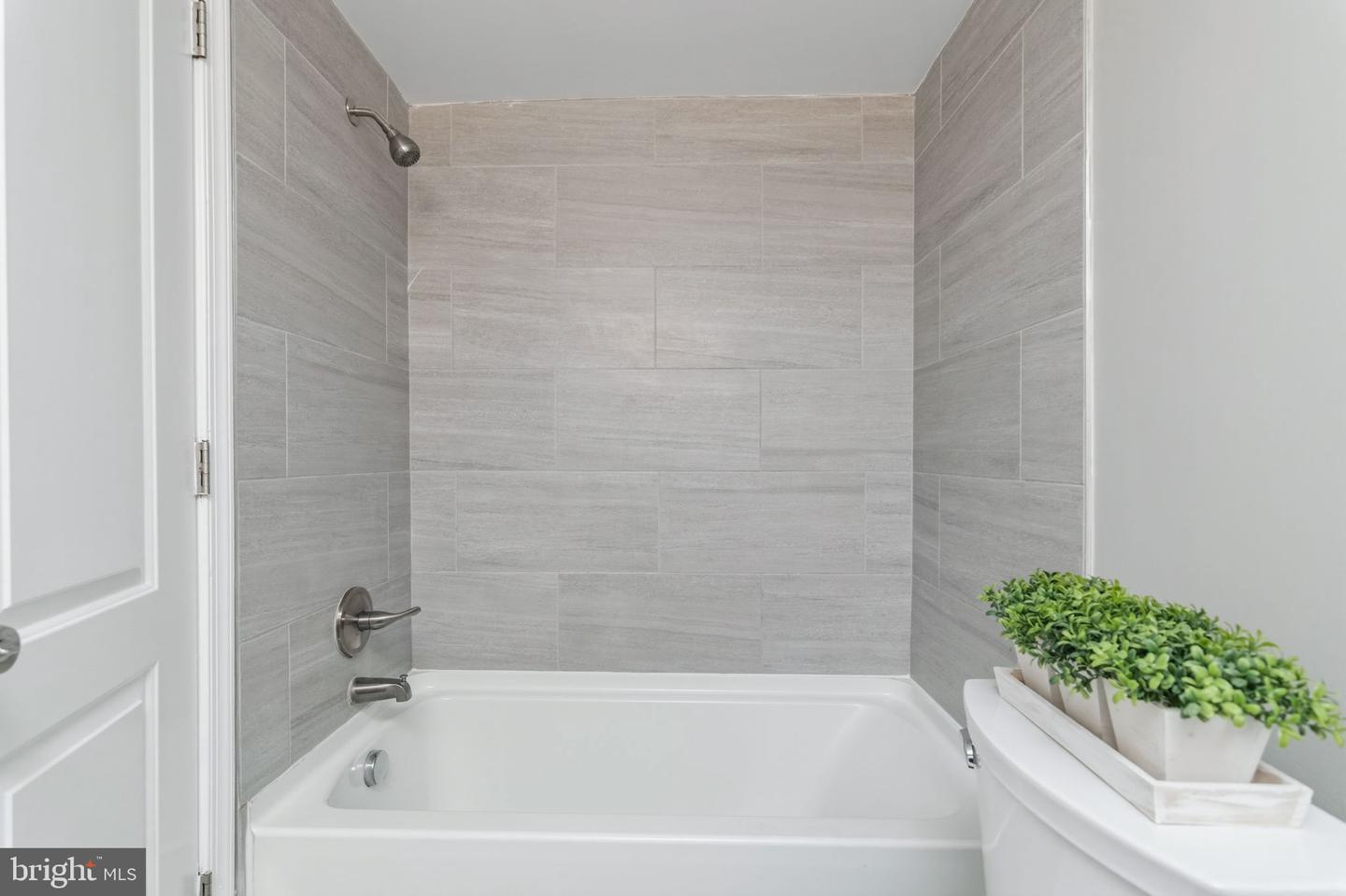 505 N ARMISTEAD ST #102, ALEXANDRIA, Virginia 22312, 2 Bedrooms Bedrooms, ,1 BathroomBathrooms,Residential,For sale,505 N ARMISTEAD ST #102,VAAX2054568 MLS # VAAX2054568