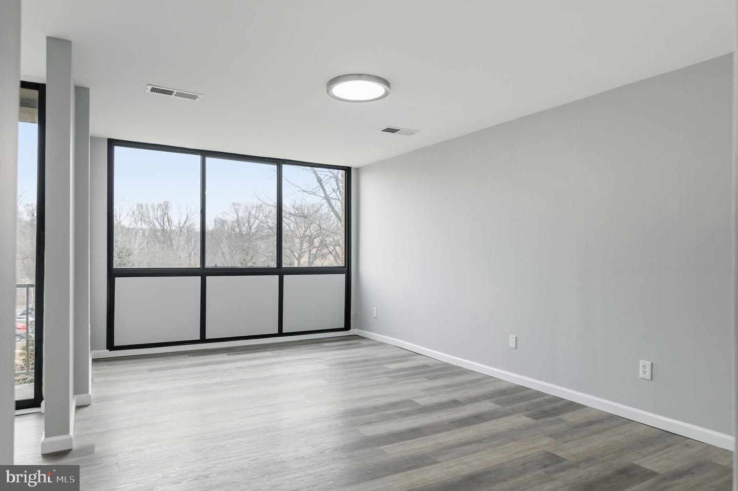 505 N ARMISTEAD ST #102, ALEXANDRIA, Virginia 22312, 2 Bedrooms Bedrooms, ,1 BathroomBathrooms,Residential,For sale,505 N ARMISTEAD ST #102,VAAX2054568 MLS # VAAX2054568