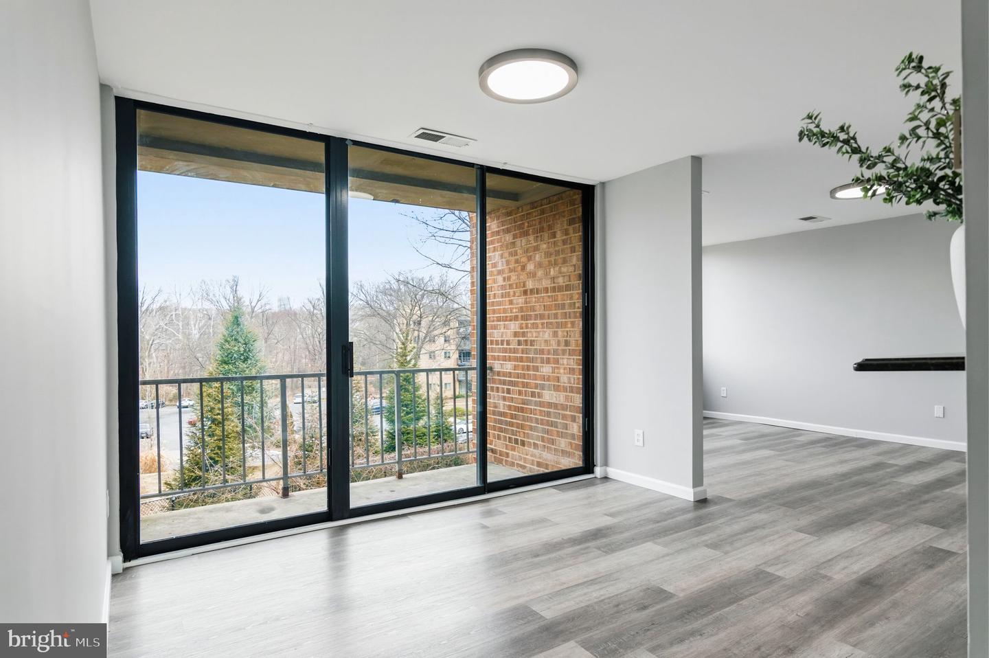 505 N ARMISTEAD ST #102, ALEXANDRIA, Virginia 22312, 2 Bedrooms Bedrooms, ,1 BathroomBathrooms,Residential,For sale,505 N ARMISTEAD ST #102,VAAX2054568 MLS # VAAX2054568