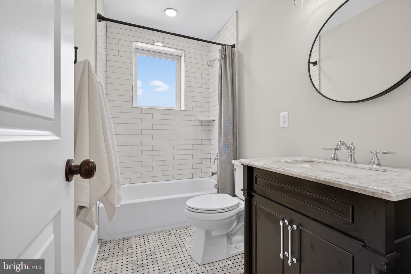 915 HAMILTON ST NW, WASHINGTON, District Of Columbia 20011, 4 Bedrooms Bedrooms, ,2 BathroomsBathrooms,Residential,For sale,915 HAMILTON ST NW,DCDC2248120 MLS # DCDC2248120