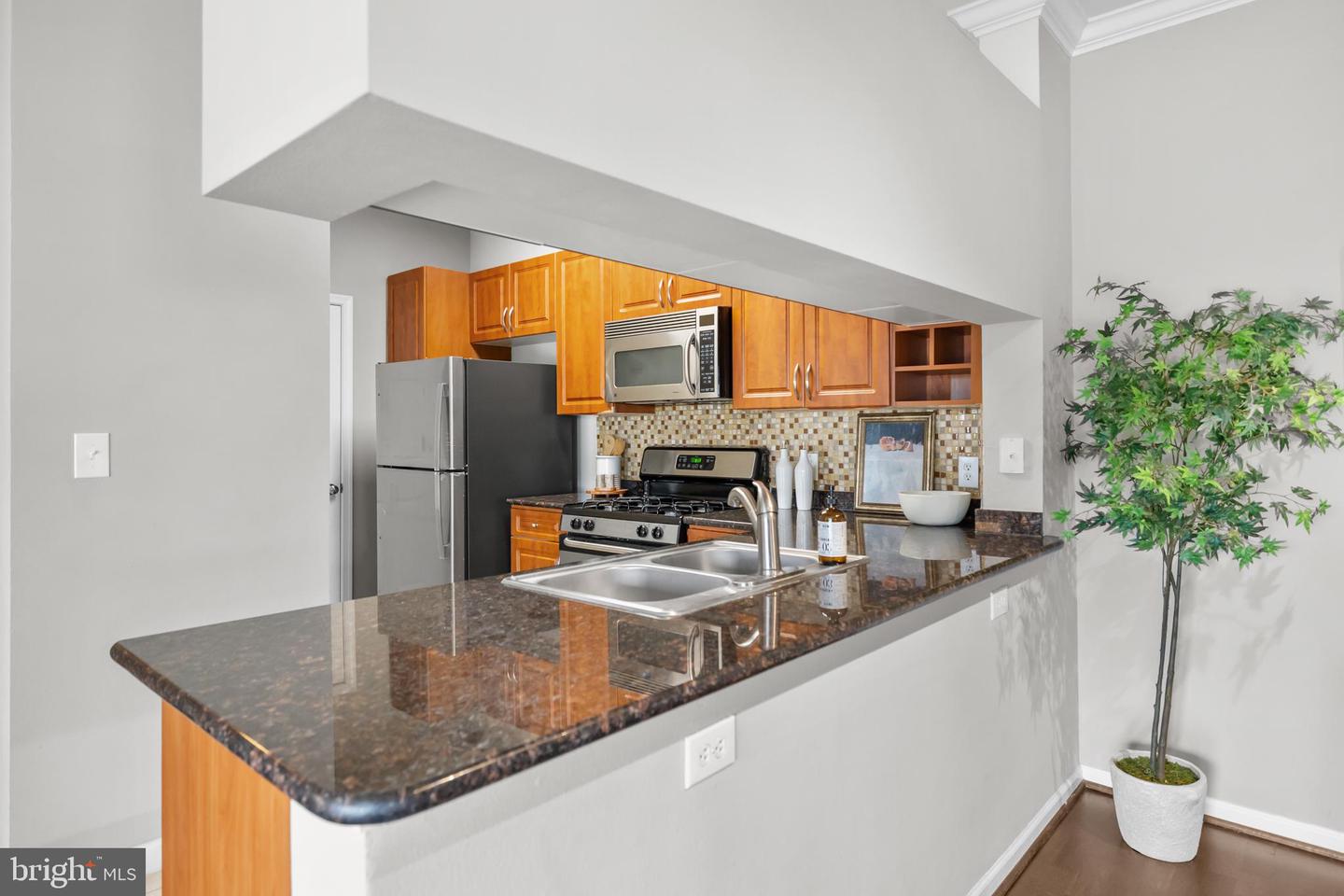 4415 WEATHERINGTON LN #402, FAIRFAX, Virginia 22030, 2 Bedrooms Bedrooms, ,2 BathroomsBathrooms,Residential,For sale,4415 WEATHERINGTON LN #402,VAFX2293186 MLS # VAFX2293186