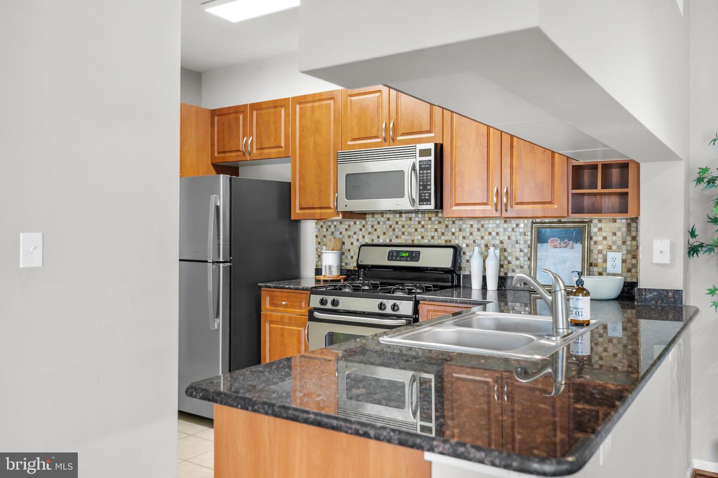 4415 WEATHERINGTON LN #402, FAIRFAX, Virginia 22030, 2 Bedrooms Bedrooms, ,2 BathroomsBathrooms,Residential,For sale,4415 WEATHERINGTON LN #402,VAFX2293186 MLS # VAFX2293186