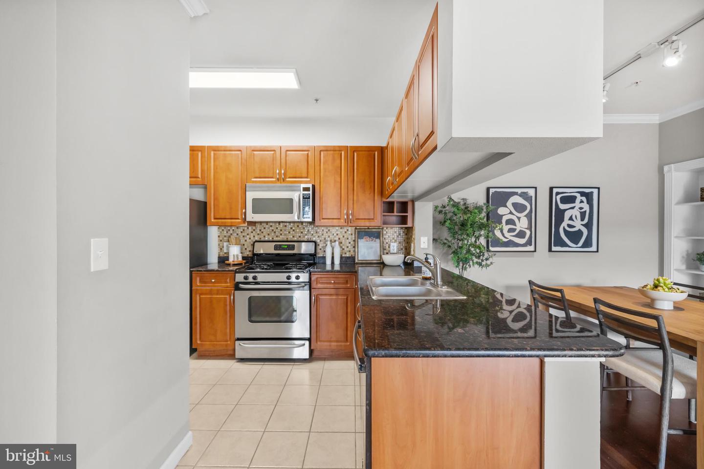 4415 WEATHERINGTON LN #402, FAIRFAX, Virginia 22030, 2 Bedrooms Bedrooms, ,2 BathroomsBathrooms,Residential,For sale,4415 WEATHERINGTON LN #402,VAFX2293186 MLS # VAFX2293186