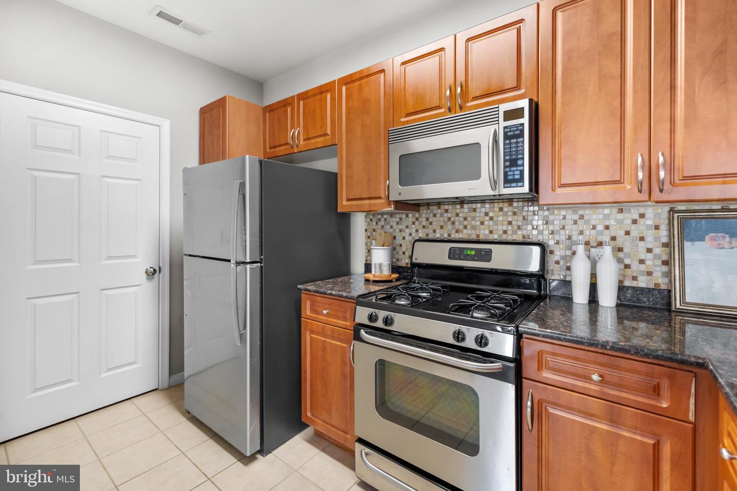4415 WEATHERINGTON LN #402, FAIRFAX, Virginia 22030, 2 Bedrooms Bedrooms, ,2 BathroomsBathrooms,Residential,For sale,4415 WEATHERINGTON LN #402,VAFX2293186 MLS # VAFX2293186