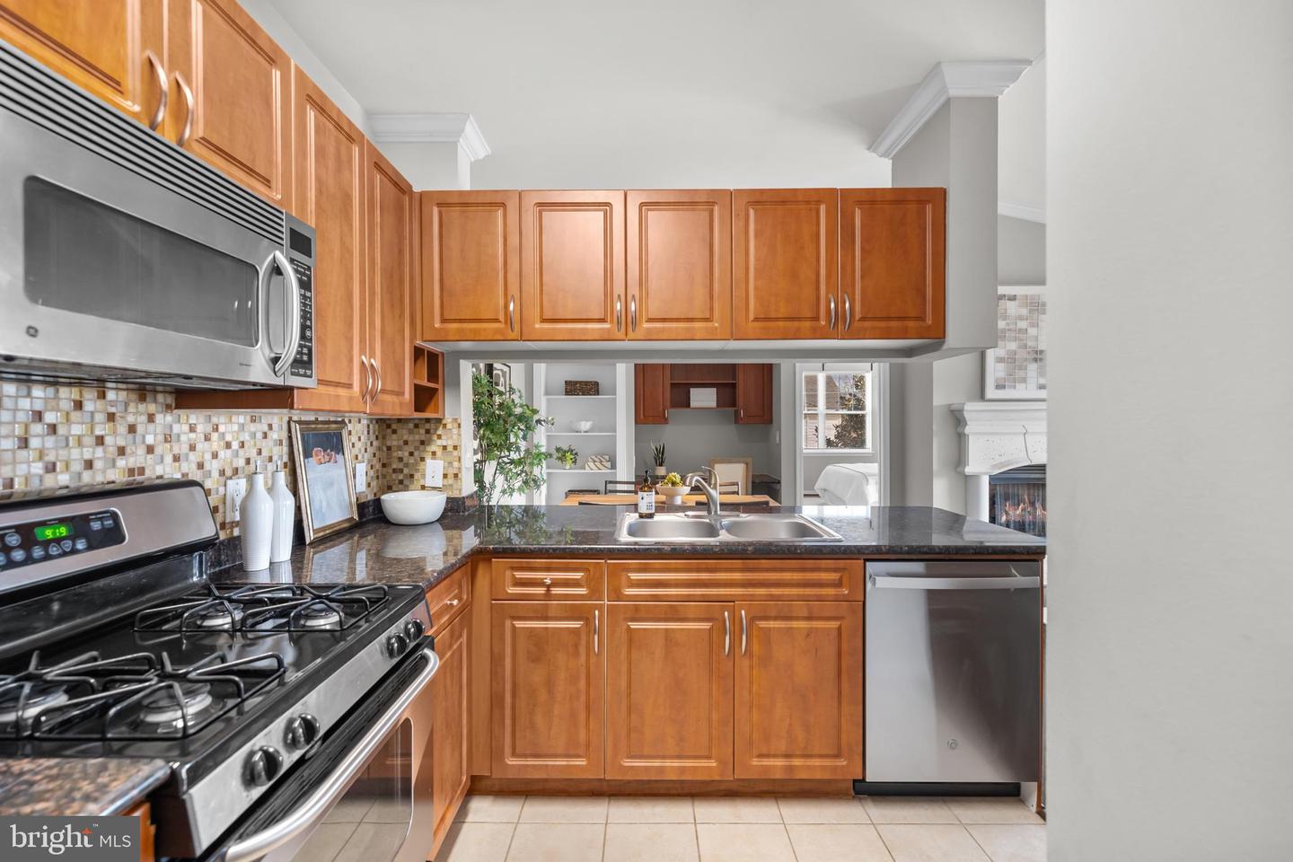 4415 WEATHERINGTON LN #402, FAIRFAX, Virginia 22030, 2 Bedrooms Bedrooms, ,2 BathroomsBathrooms,Residential,For sale,4415 WEATHERINGTON LN #402,VAFX2293186 MLS # VAFX2293186