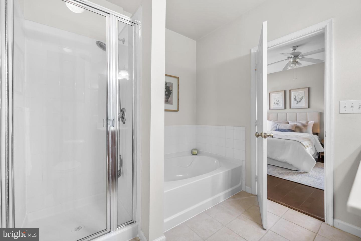 4415 WEATHERINGTON LN #402, FAIRFAX, Virginia 22030, 2 Bedrooms Bedrooms, ,2 BathroomsBathrooms,Residential,For sale,4415 WEATHERINGTON LN #402,VAFX2293186 MLS # VAFX2293186