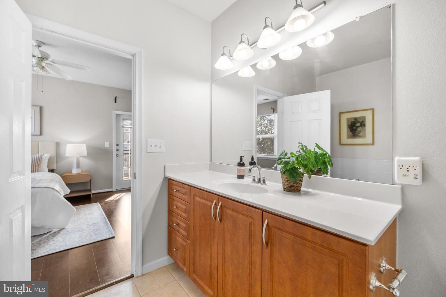 4415 WEATHERINGTON LN #402, FAIRFAX, Virginia 22030, 2 Bedrooms Bedrooms, ,2 BathroomsBathrooms,Residential,For sale,4415 WEATHERINGTON LN #402,VAFX2293186 MLS # VAFX2293186